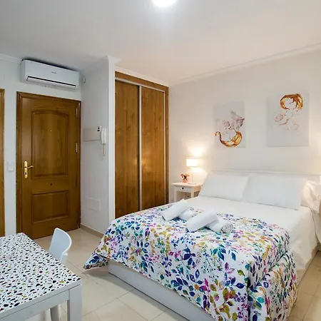 Amat - Only Adult - Playa El Bajondillo Apartament Torremolinos