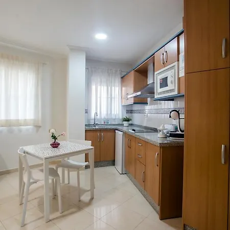 Amat - Only Adult - Playa El Bajondillo Apartament